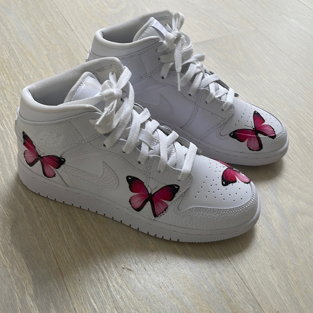🦋Nike Air Jordan 1 mid Custom Butterfly🦋